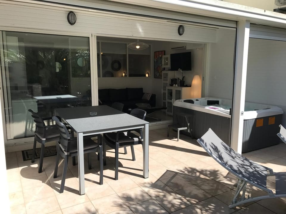 Patio, Garden, Hot Tub, Balcony/Terrace, Kitchen or kitchenette, Living room, Seating area, Dining area, Open Air Bath