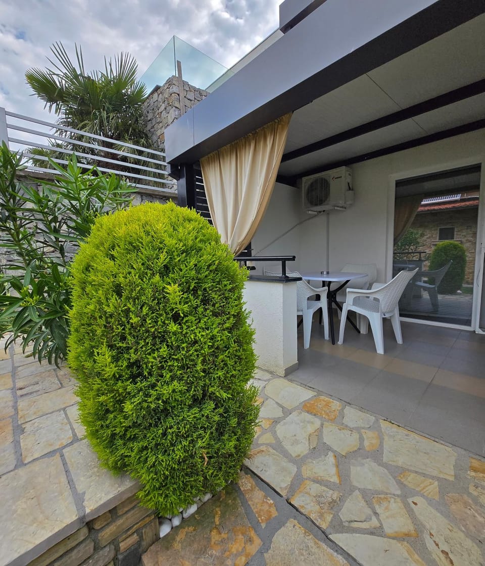 Apartments and Villas Janev Campground/ 
RV Resort in Decentralized Administration of Macedonia and Thrace