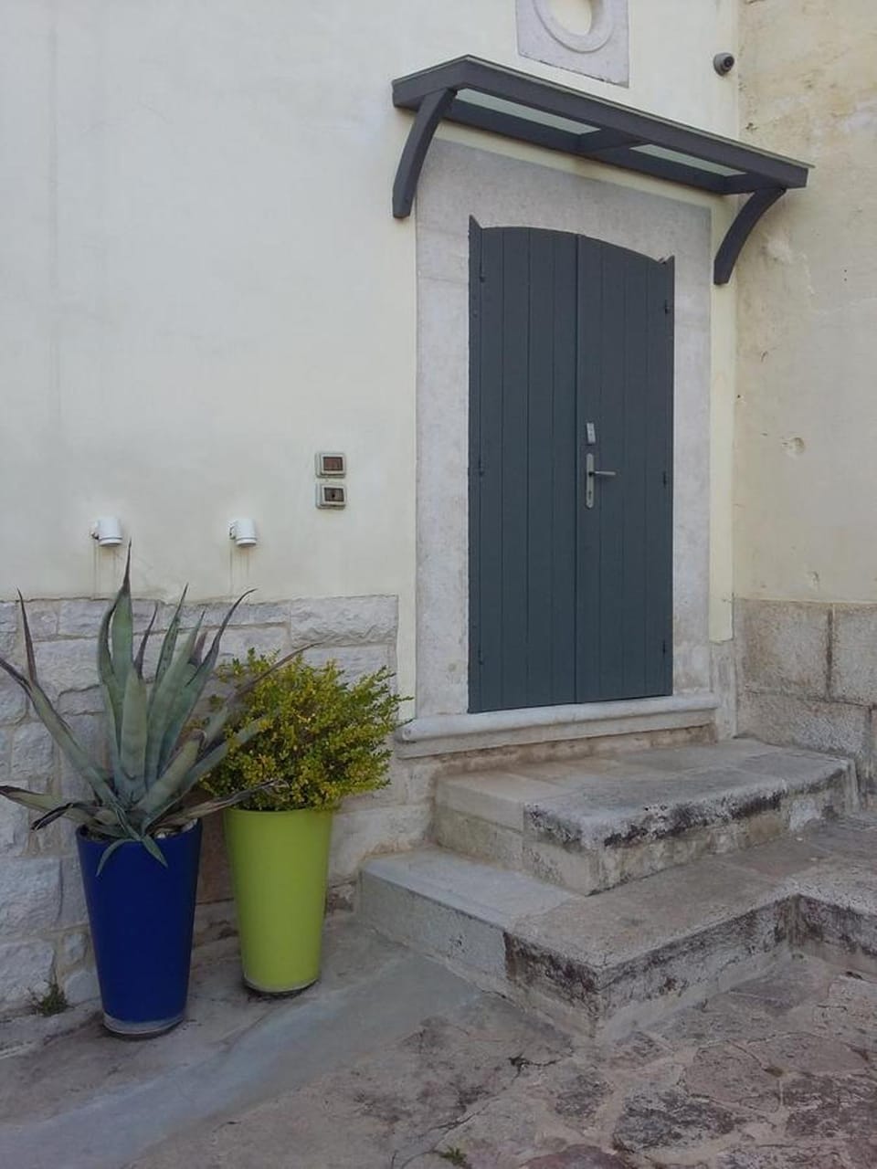 Facade/entrance