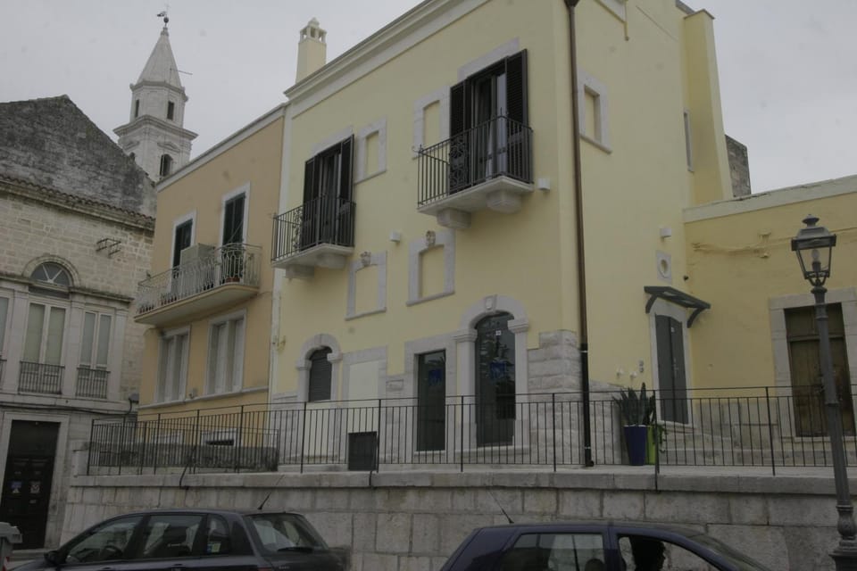 Property building, Street view
