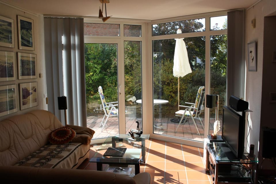 Garden, TV and multimedia, Balcony/Terrace, Living room, Photo of the whole room, Seating area