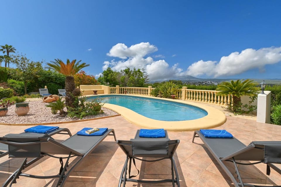 Solarium, Swimming pool