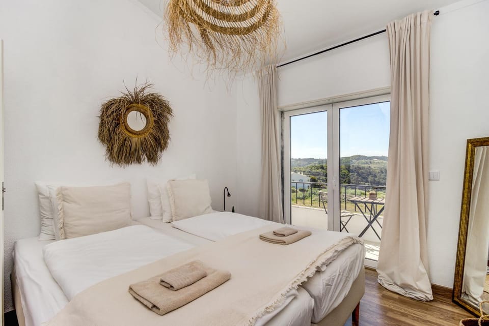 Bed, View (from property/room), Balcony/Terrace, Photo of the whole room, Bedroom, towels
