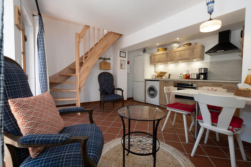 Coffee/tea facilities, Seating area, Dining area, minibar, pet friendly, toaster, washing machine, kitchen, acessibility