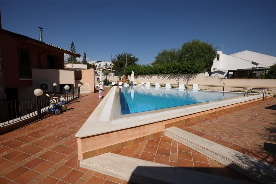 Garden, Swimming pool