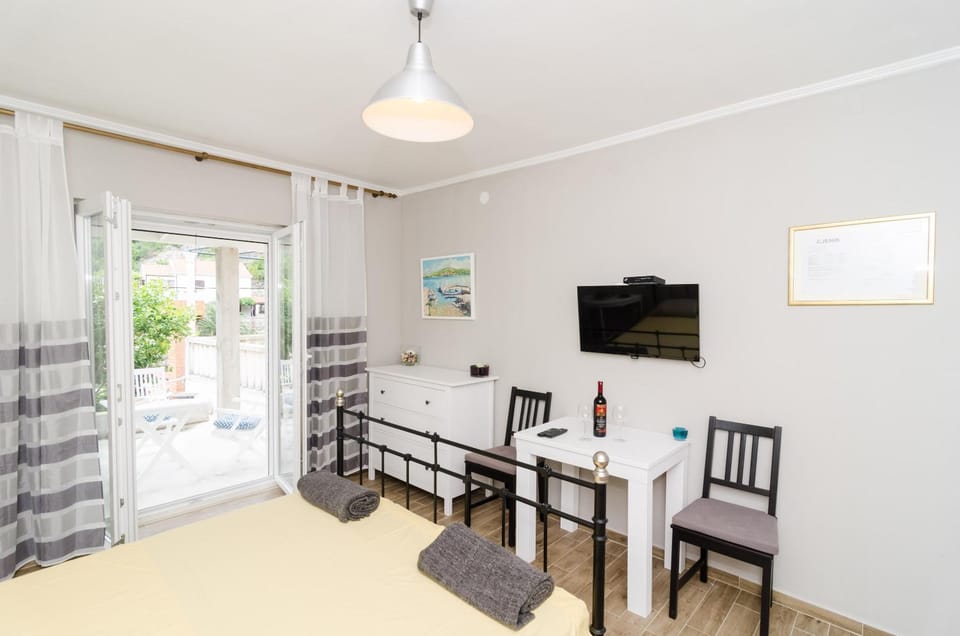 Dining area, Bedroom