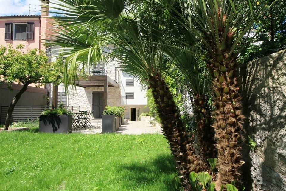 Property building, Day, Garden, Garden view