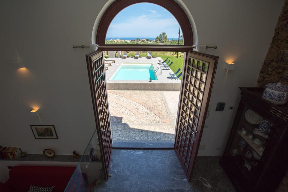 Garden, Living room, Swimming pool, Swimming pool