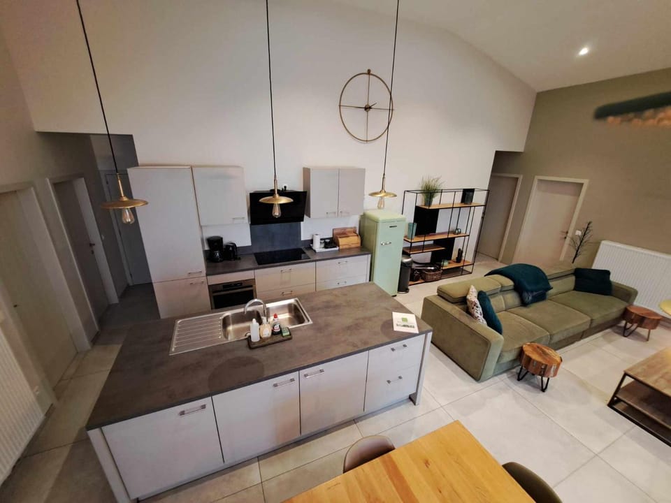 Kitchen or kitchenette, Living room