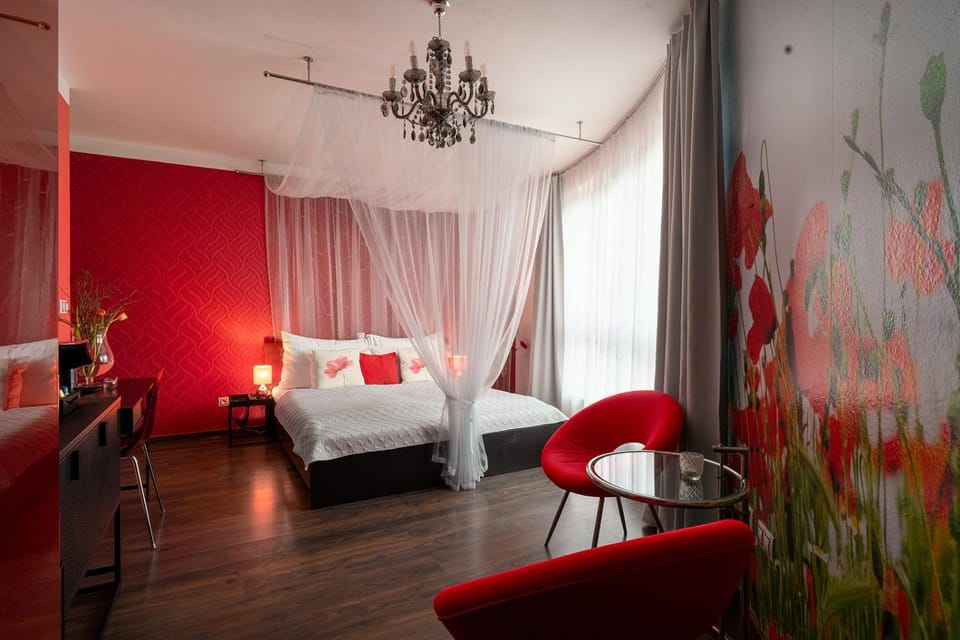 Bed, Seating area