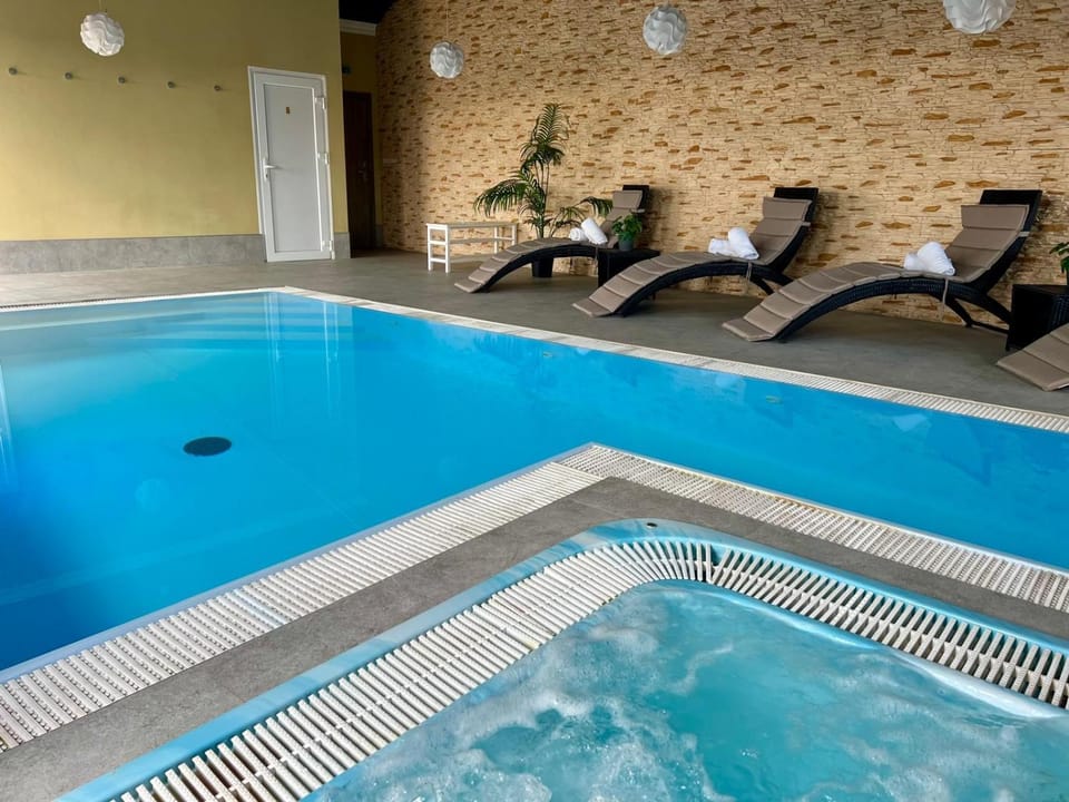 Property building, Activities, Pool view, Swimming pool, Inner courtyard view, sunbed