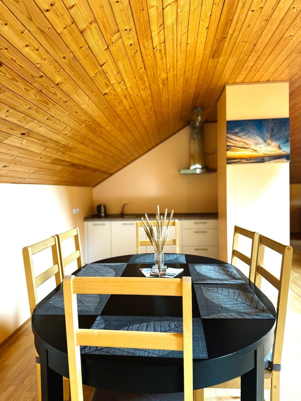 Living room, Seating area, Dining area, kitchen