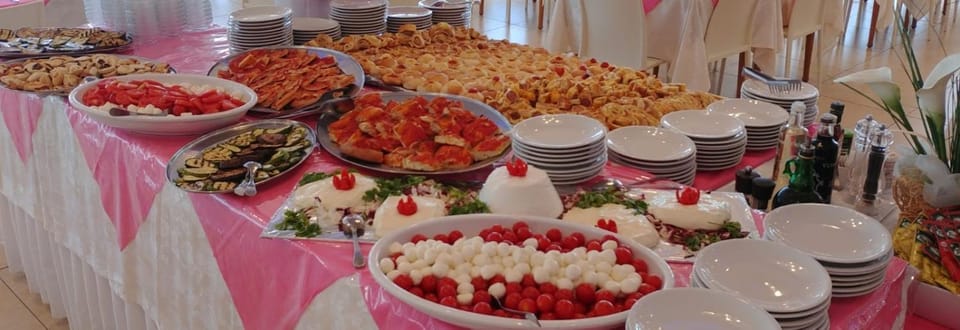 Restaurant/places to eat, Food and drinks