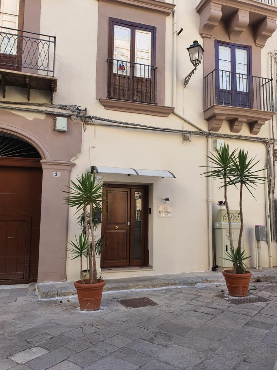 Facade/entrance