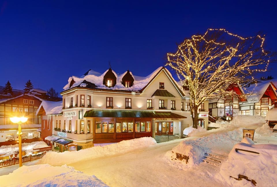 Facade/entrance, Night, Winter