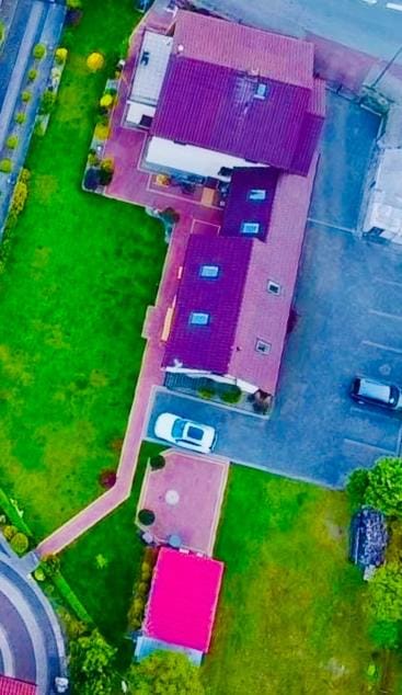 Bird's eye view, Parking