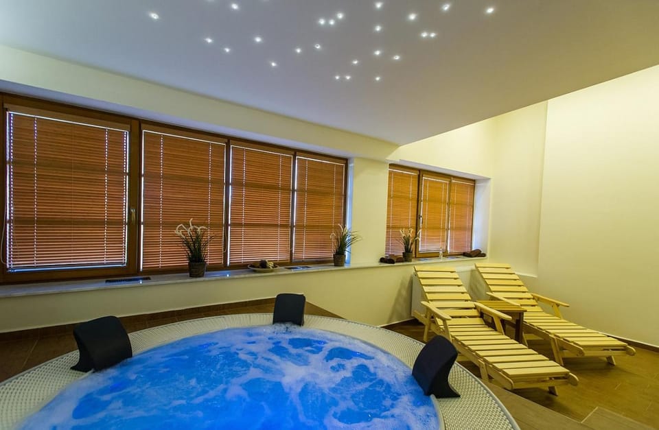 Hot Tub, Spa and wellness centre/facilities