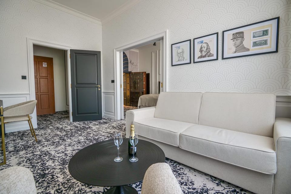 View (from property/room), Living room, Seating area, City view