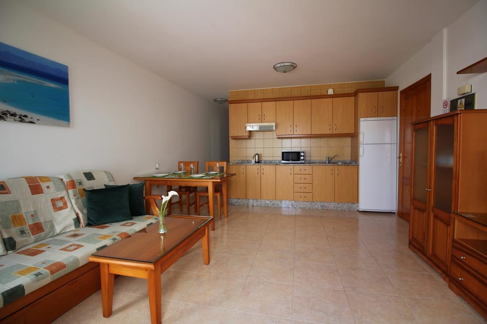 Kitchen or kitchenette, Living room, Dining area