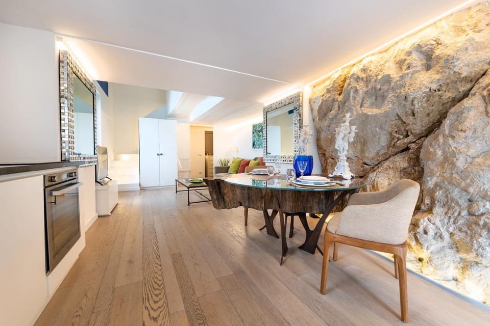 Kitchen or kitchenette, Living room, Seating area, dishwasher, oven, stove