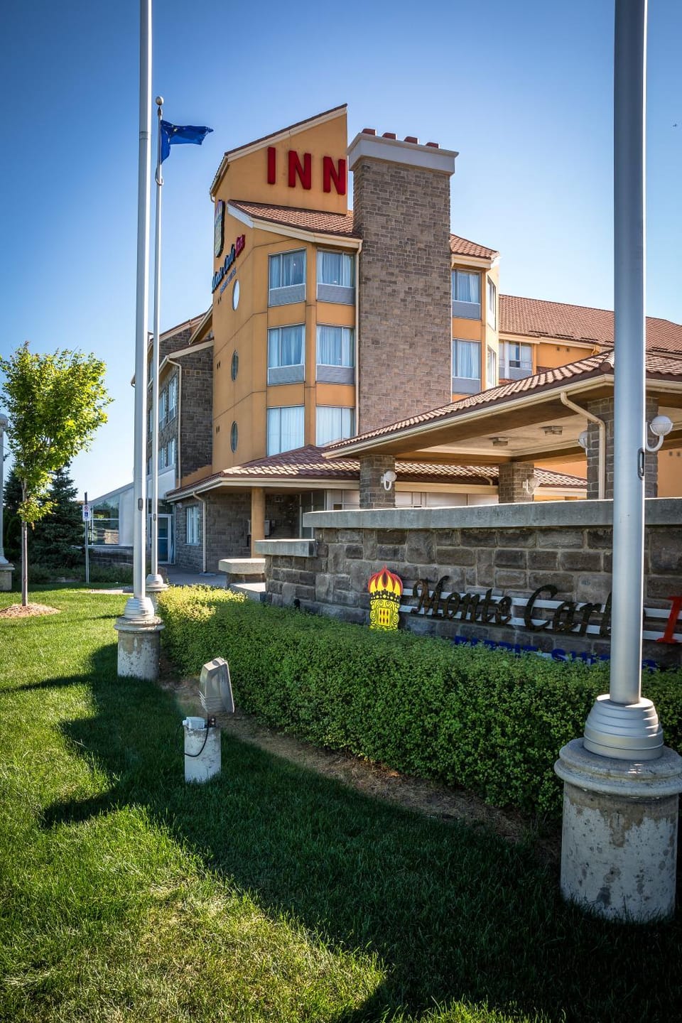 Facade/entrance