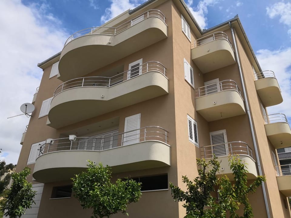 Property building, Balcony/Terrace