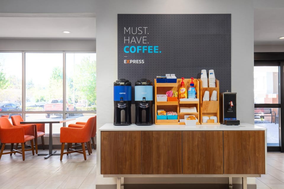 Property logo or sign, Coffee/tea facilities, Coffee/tea facilities, Food and drinks, Logo/Certificate/Sign, On site