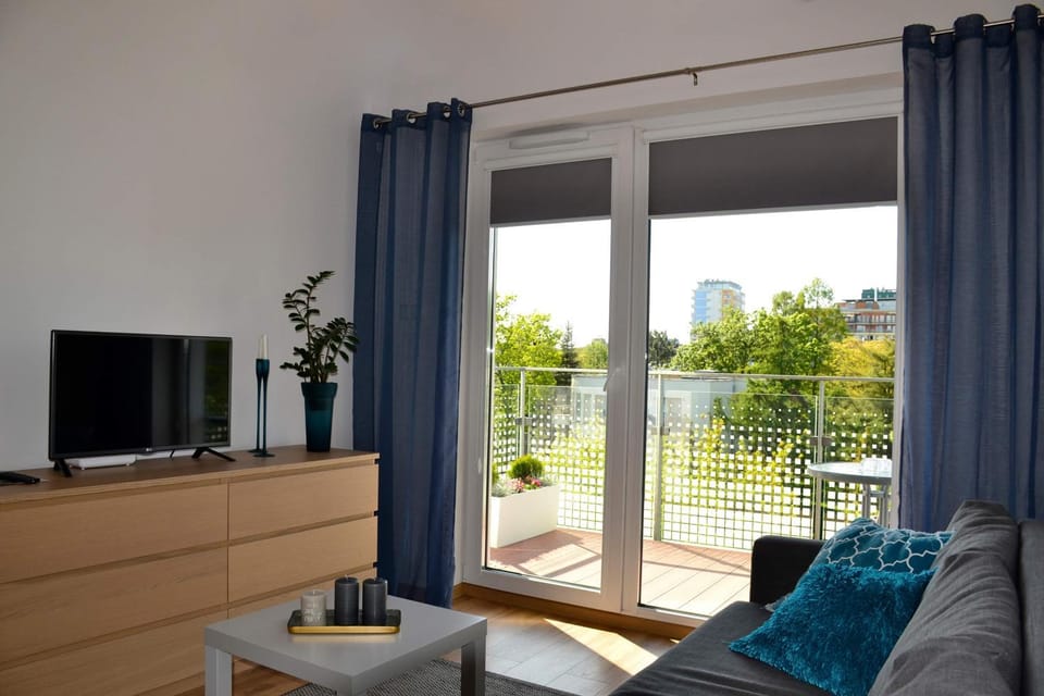 Communal lounge/ TV room, TV and multimedia, Living room, Seating area