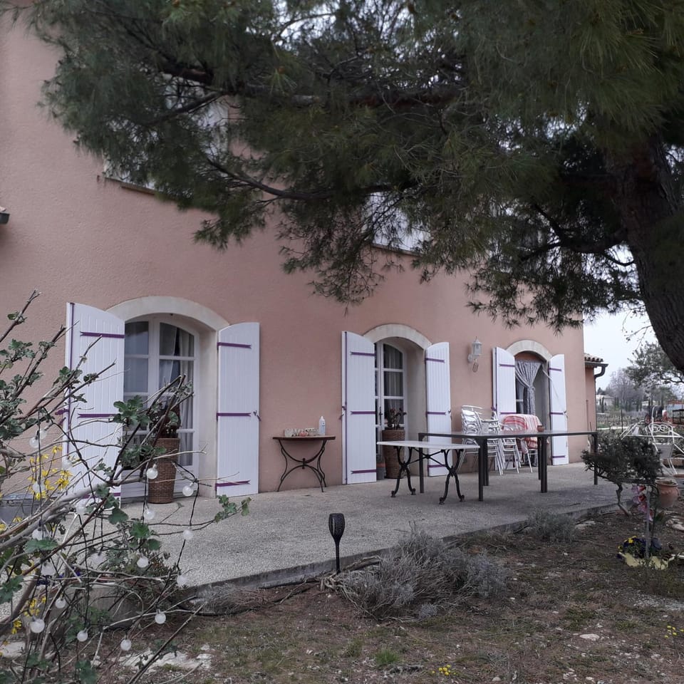 BBQ facilities, Garden, View (from property/room), Balcony/Terrace, Guests, Swimming pool, Meals, Breakfast, Continental breakfast, Dinner