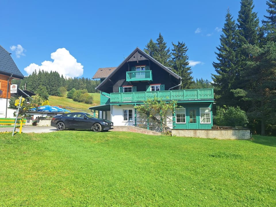 Property building, Garden, pet friendly