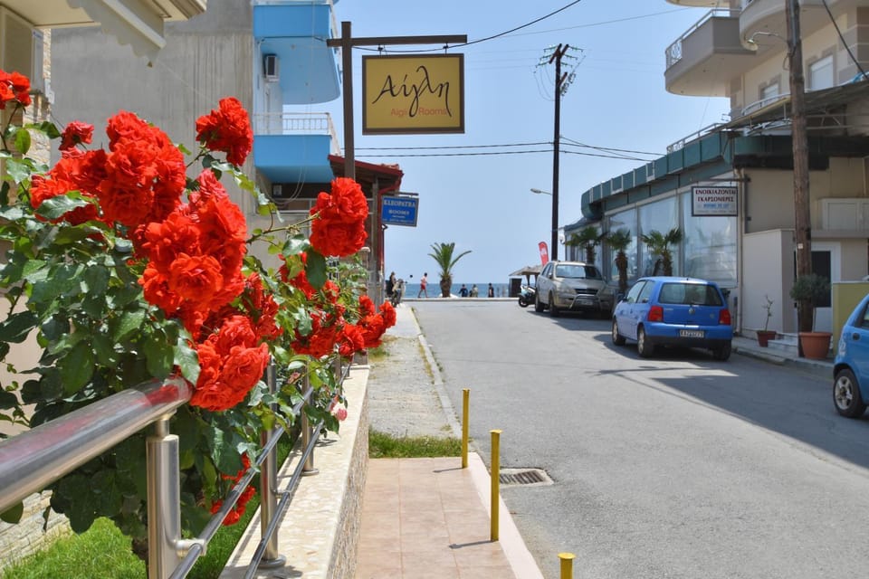 Neighbourhood, Beach