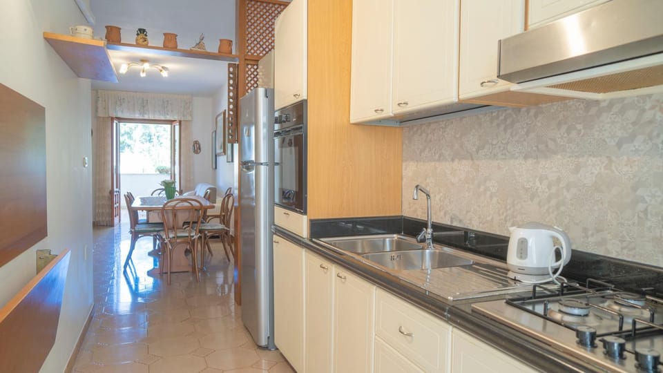 Kitchen or kitchenette, kitchen