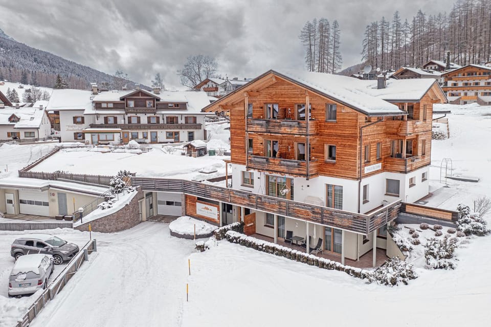 Property building, Staff, Winter