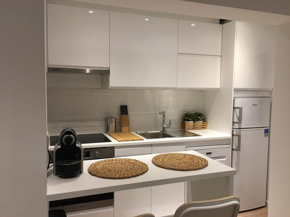 Communal kitchen, Meals