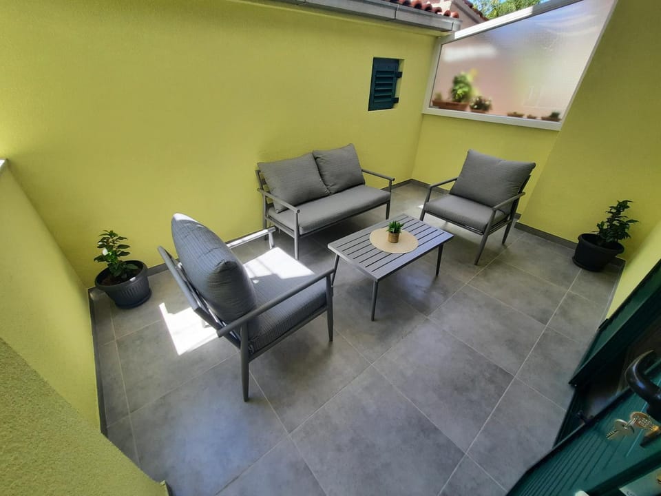 Apartments Centar Makarska Three Palms Apartment in Makarska