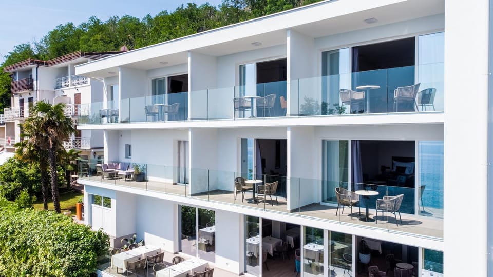 Property building, Balcony/Terrace