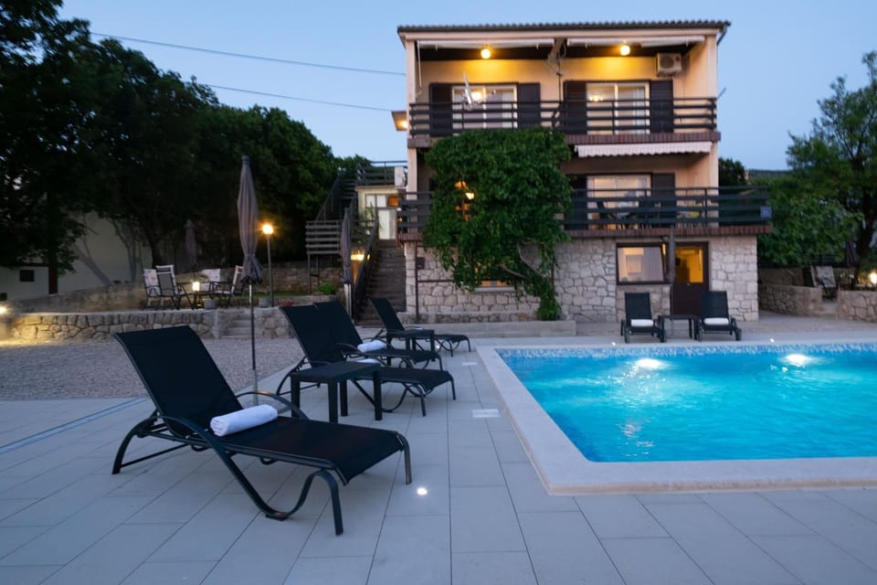 Property building, Swimming pool