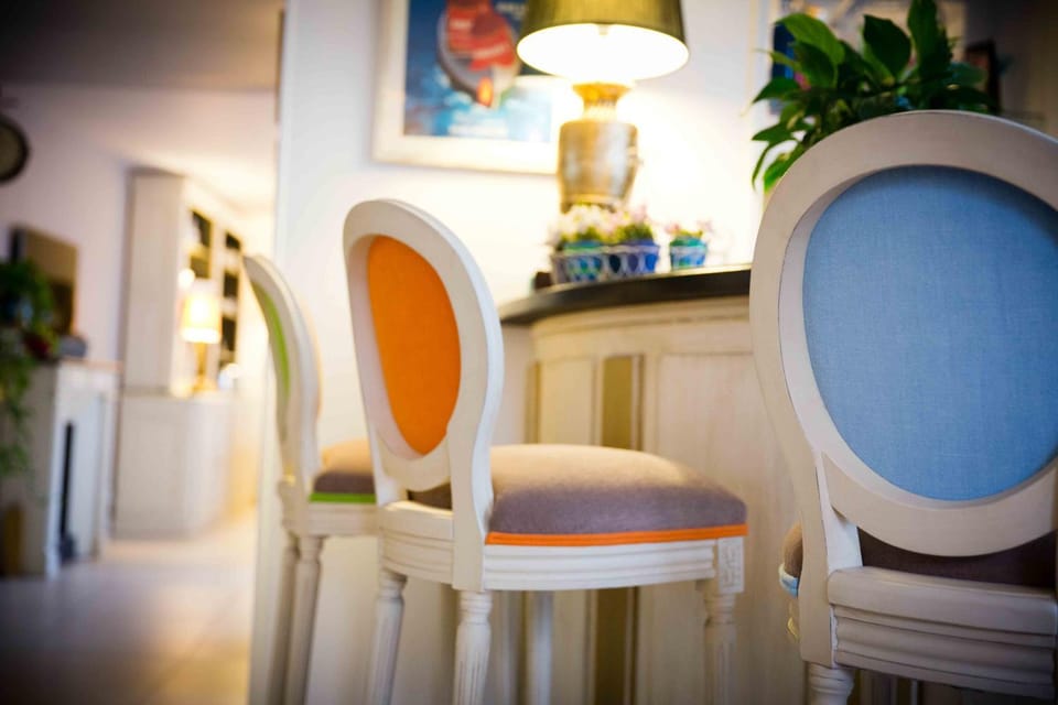 Lounge or bar, Decorative detail