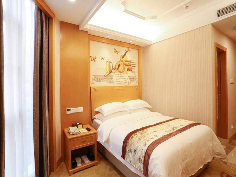 Vienna Hotel Shenzhen Dongmen Old Street Hotel in Hong Kong