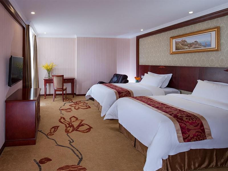 Vienna Hotel Shenzhen Guanlan Tangren Street Hotel in Shenzhen