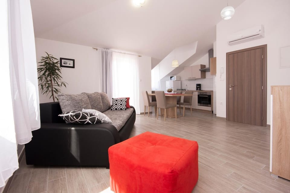 Kitchen or kitchenette, Living room, Dining area