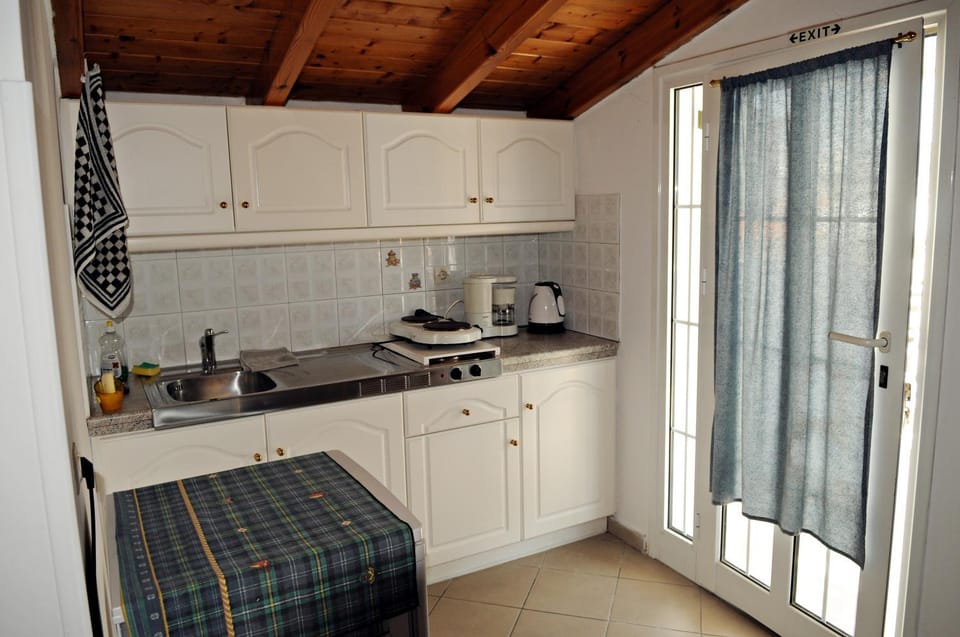 Kitchen or kitchenette, Photo of the whole room