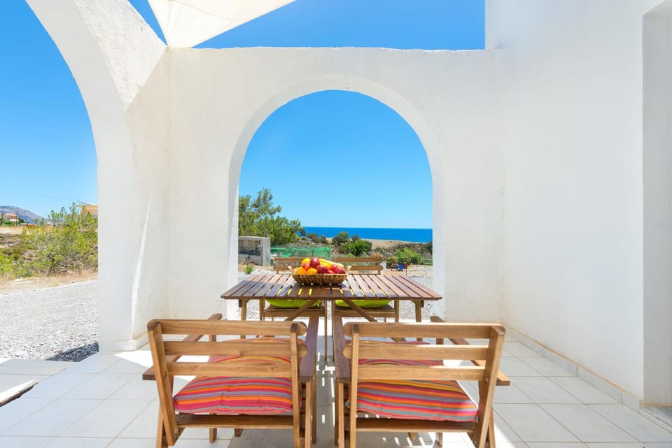 Patio, Natural landscape, View (from property/room), Balcony/Terrace, Seating area, Dining area, Sea view