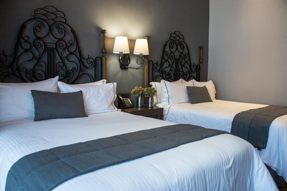Bed, Other, Decorative detail, Bedroom, On site
