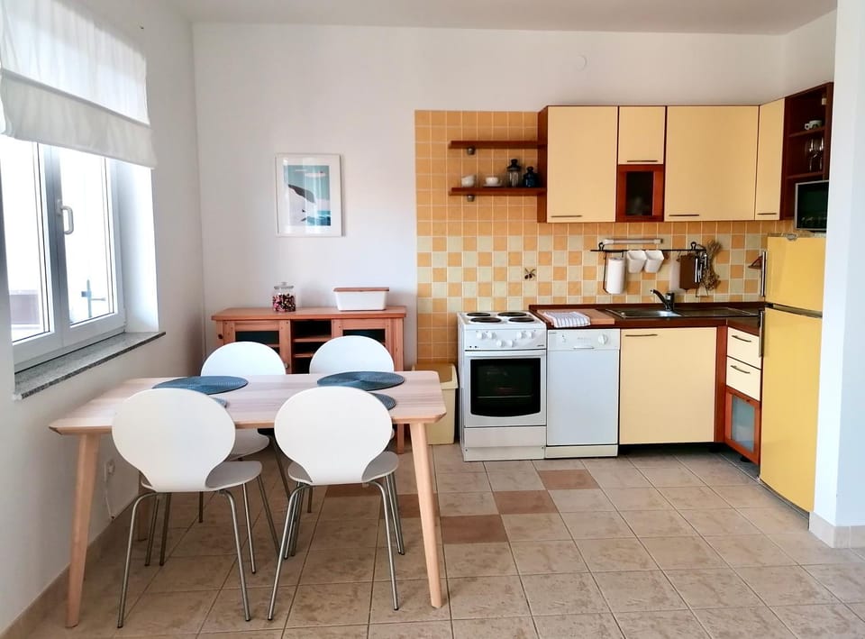 Coffee/tea facilities, Seating area, Dining area, dishwasher, minibar, pet friendly, stove, toaster, kitchen