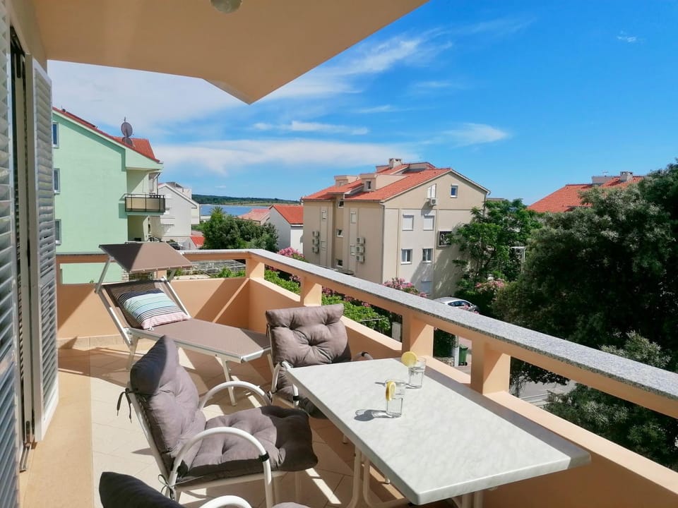 Neighbourhood, View (from property/room), Balcony/Terrace, Seating area, Dining area, Sea view