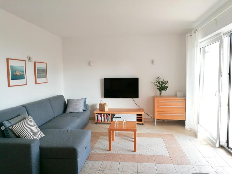 TV and multimedia, Balcony/Terrace, Living room, Seating area