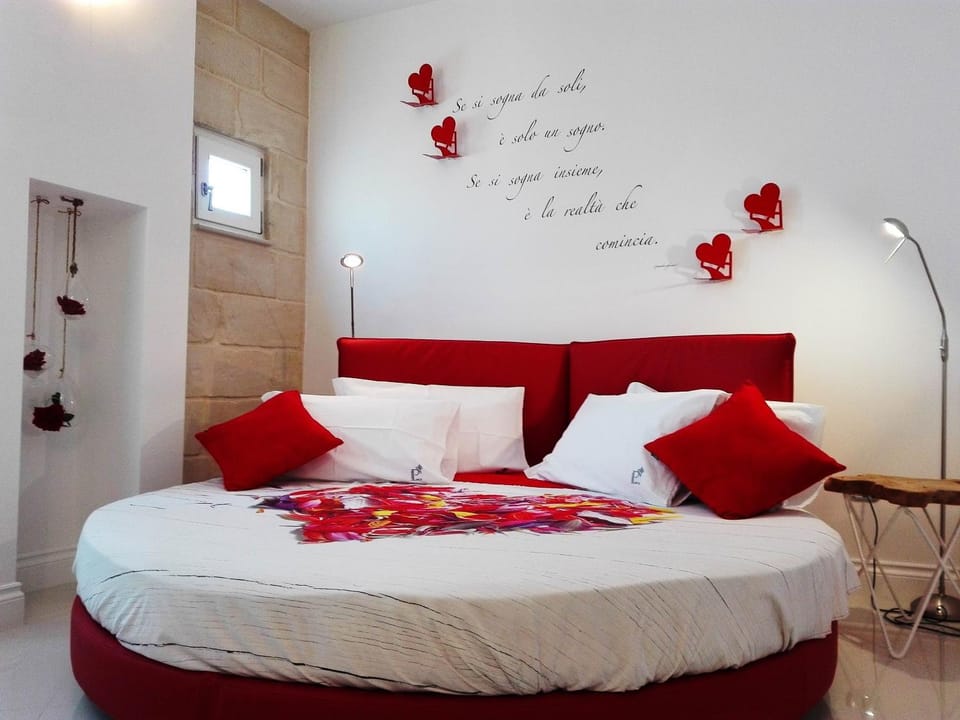 Photo of the whole room, Decorative detail, Bedroom