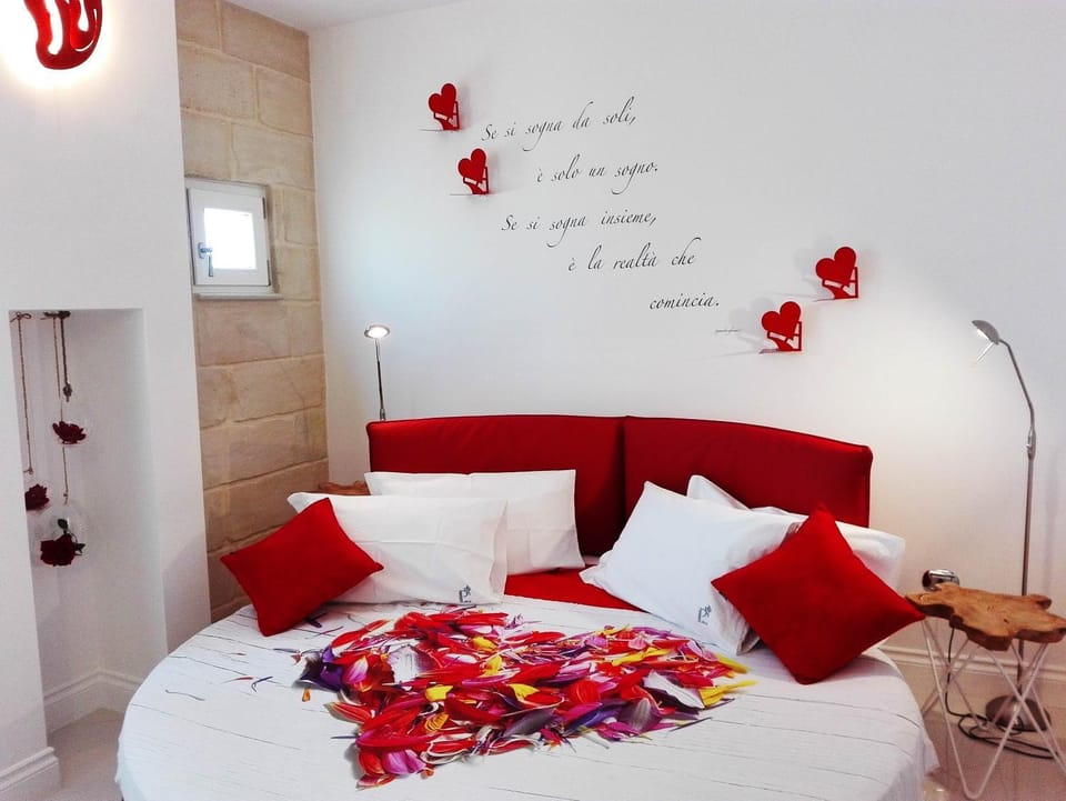 Photo of the whole room, Decorative detail, Bedroom