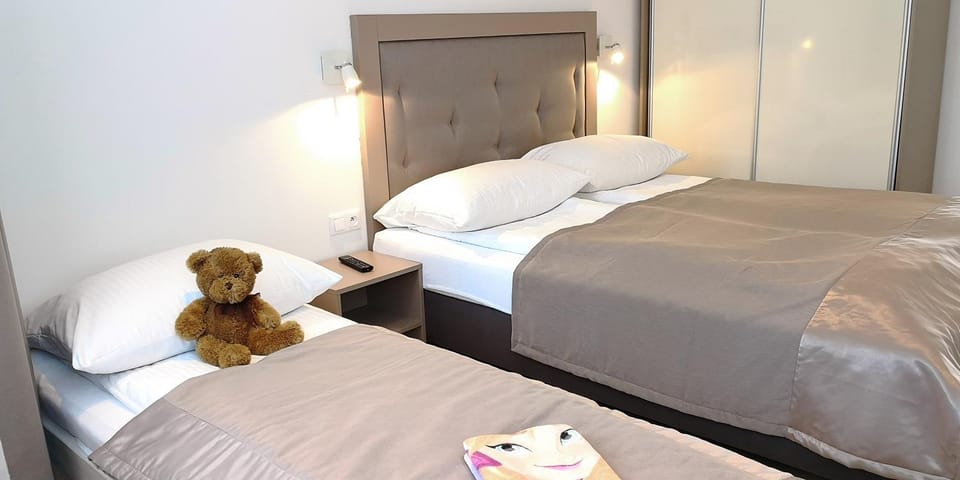 Day, Summer, Photo of the whole room, Bedroom, cot